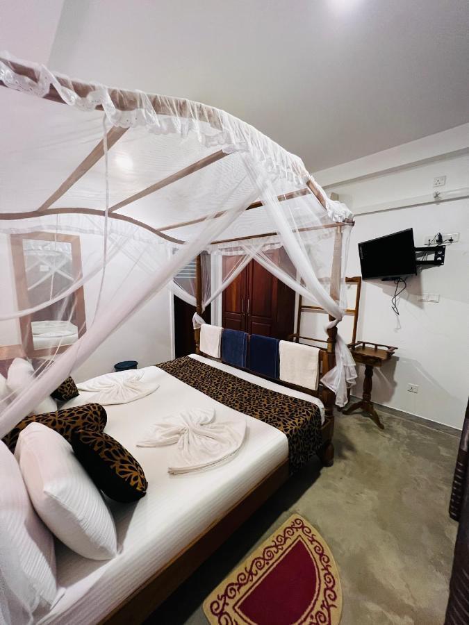 Top Secret Beach Hotel Matara Bagian luar foto
