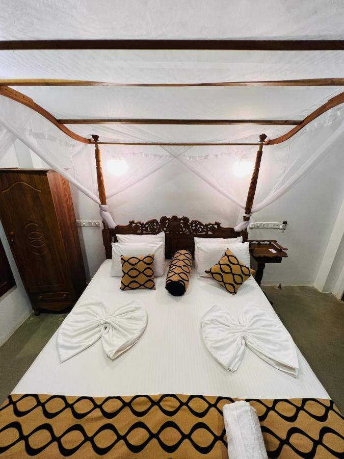 Top Secret Beach Hotel Matara Bagian luar foto