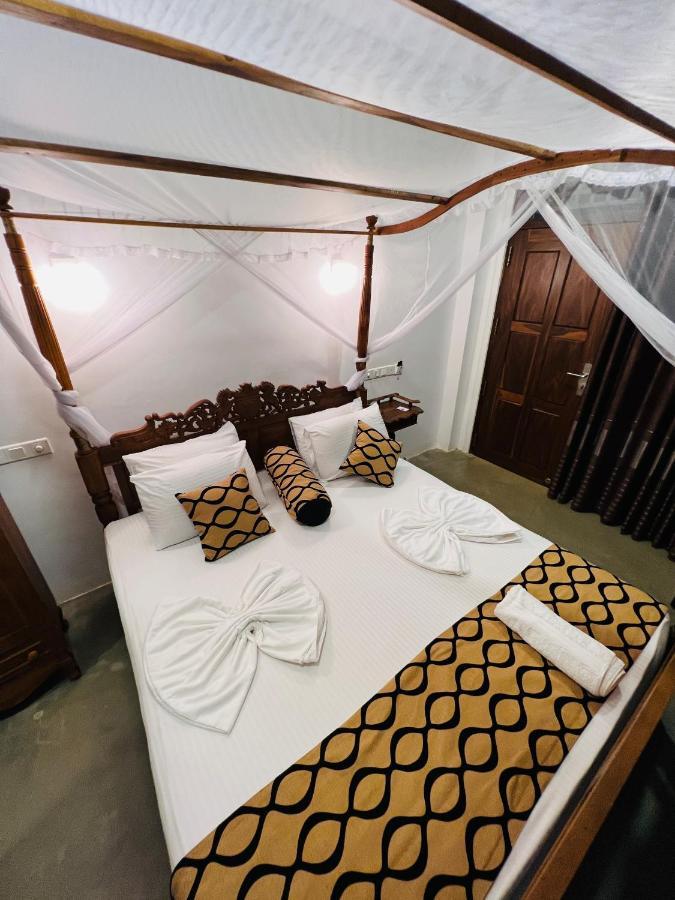 Top Secret Beach Hotel Matara Bagian luar foto