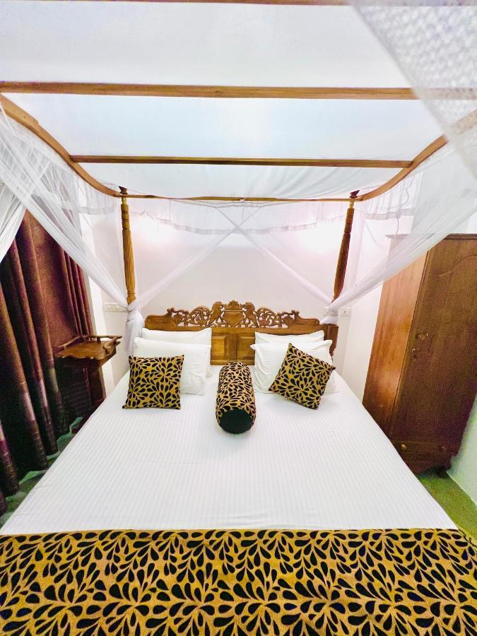 Top Secret Beach Hotel Matara Bagian luar foto