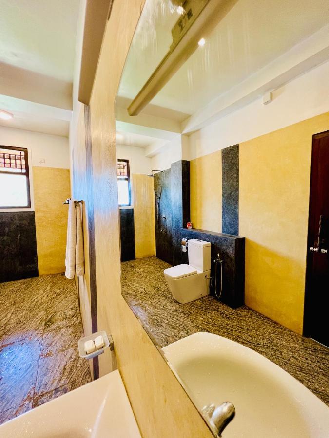 Top Secret Beach Hotel Matara Bagian luar foto
