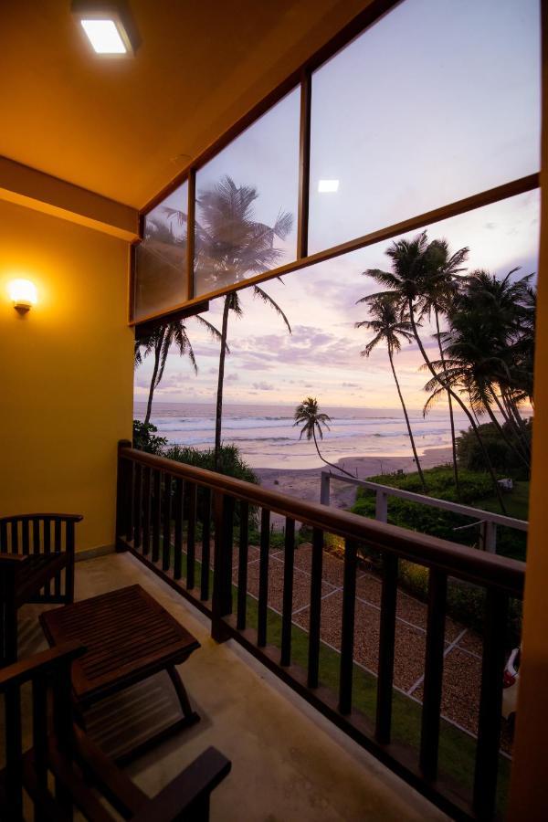 Top Secret Beach Hotel Matara Bagian luar foto