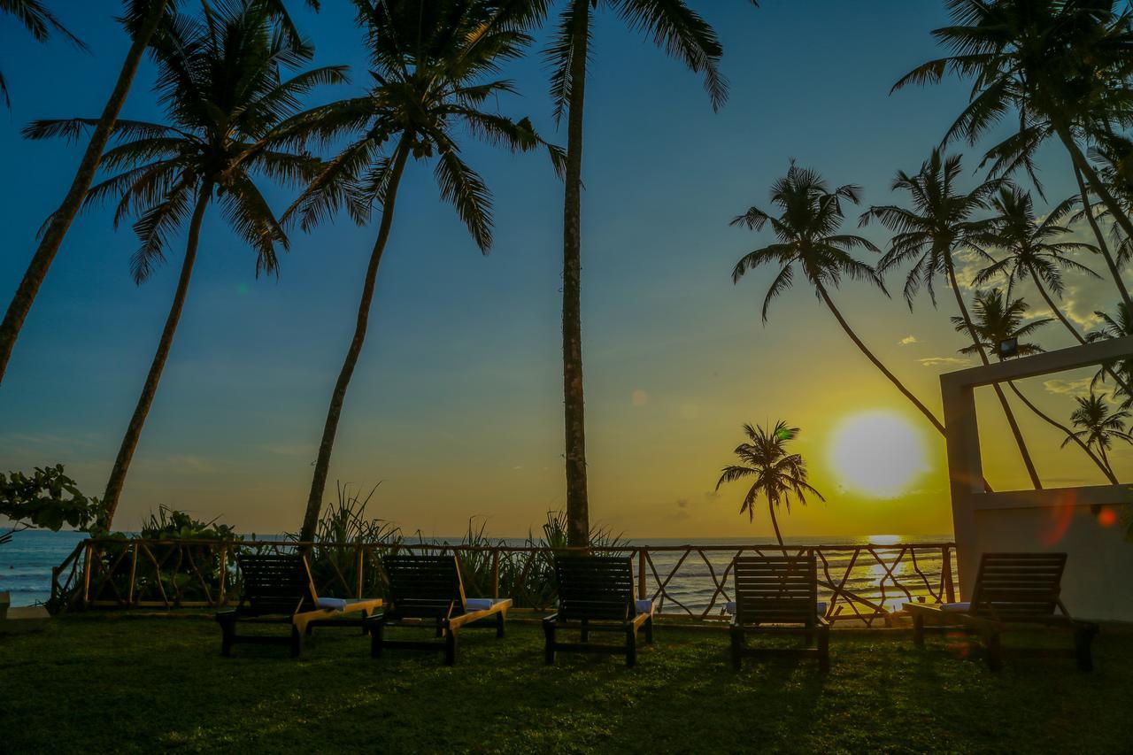 Top Secret Beach Hotel Matara Bagian luar foto